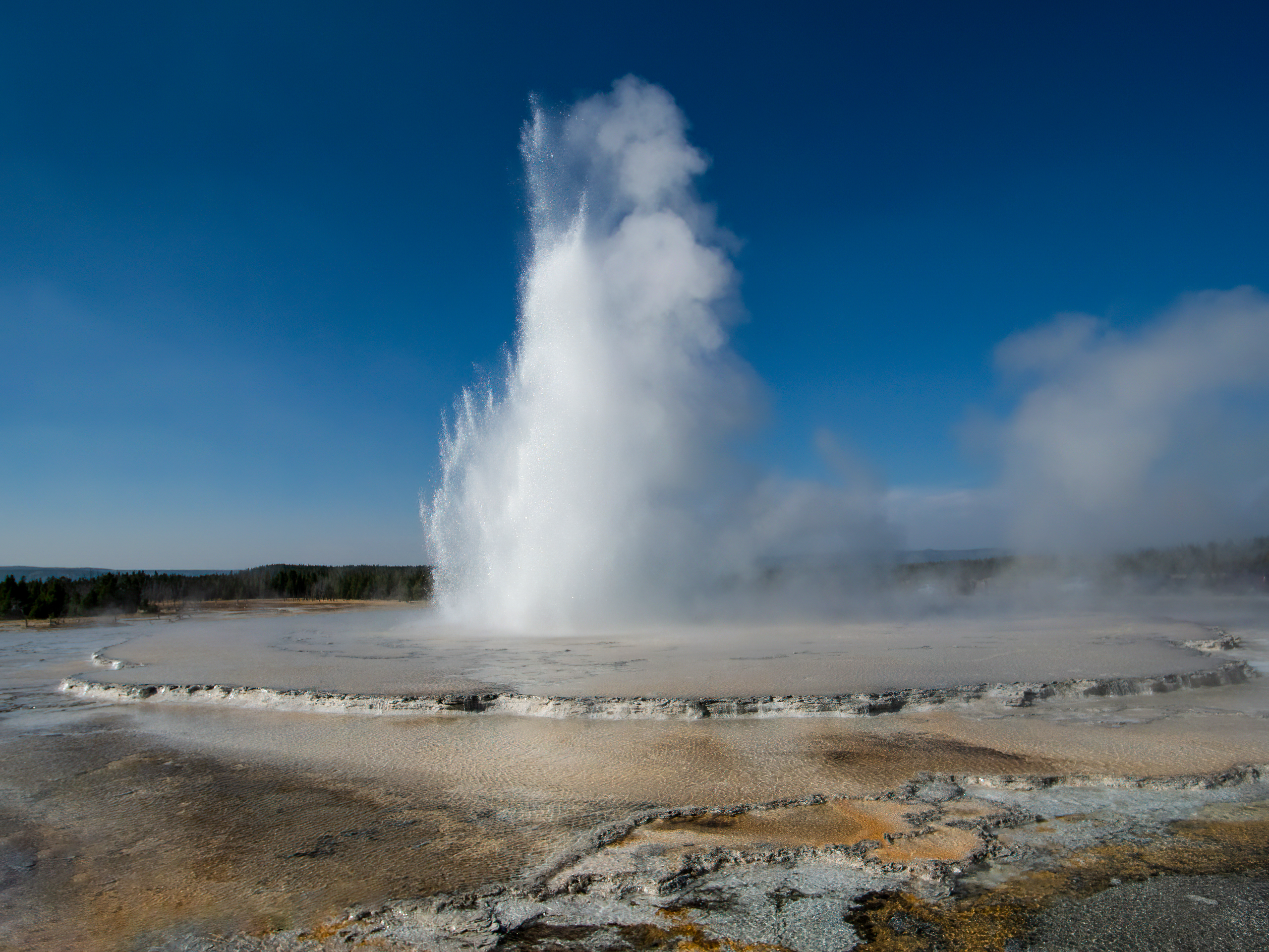 Great Fountain Geyser Yellowstone Park