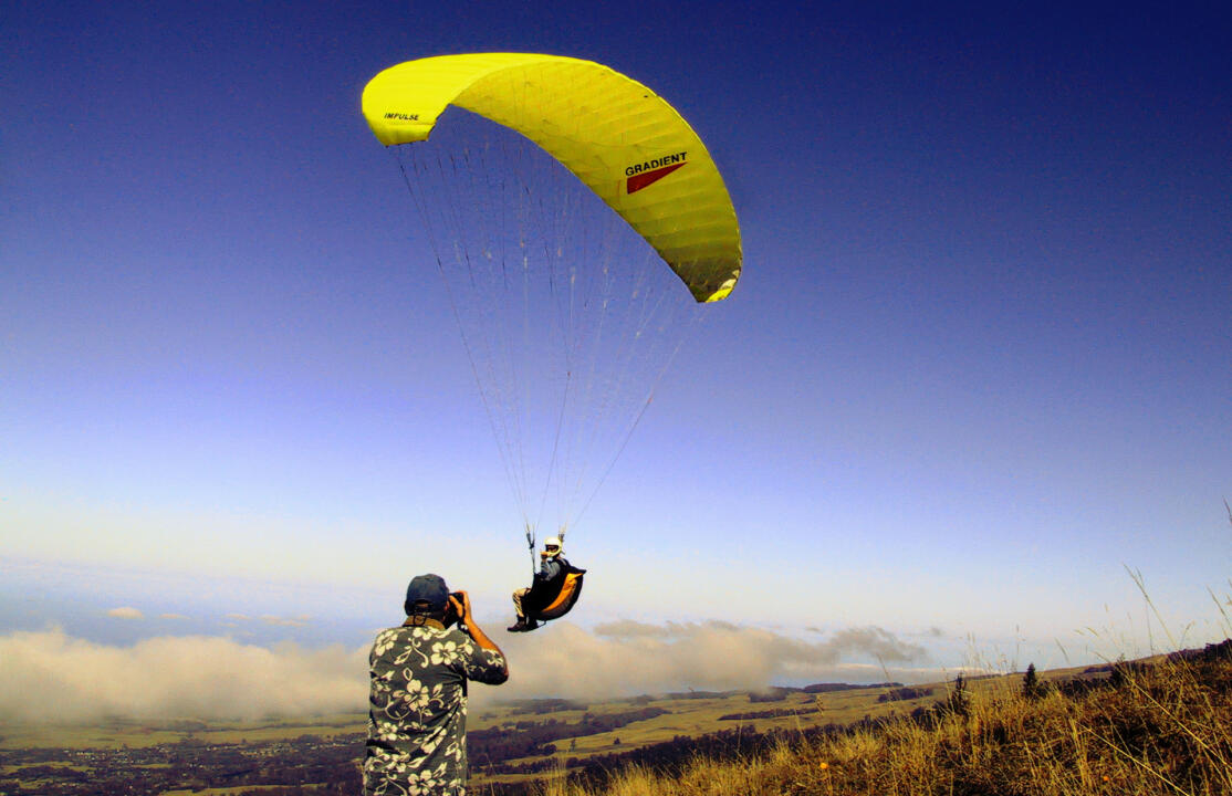 paragliding photographer