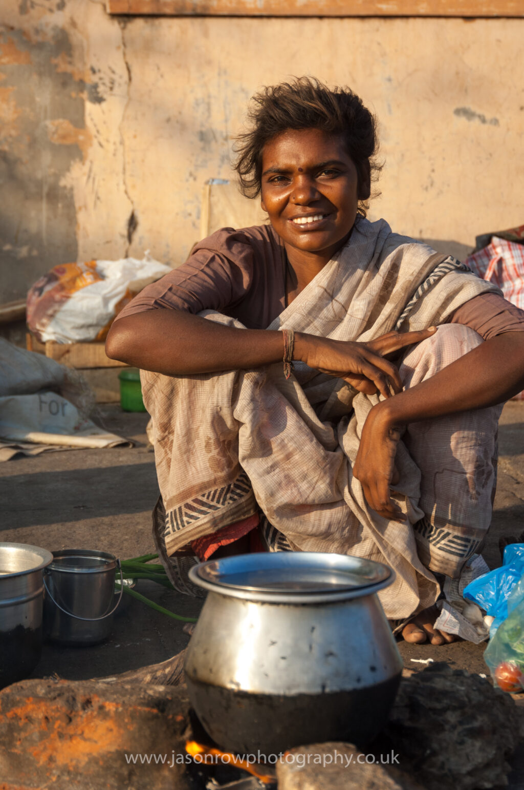 CHENNAI/INDIA 27TH JANUARY 2007 - Beautiful young street woman i