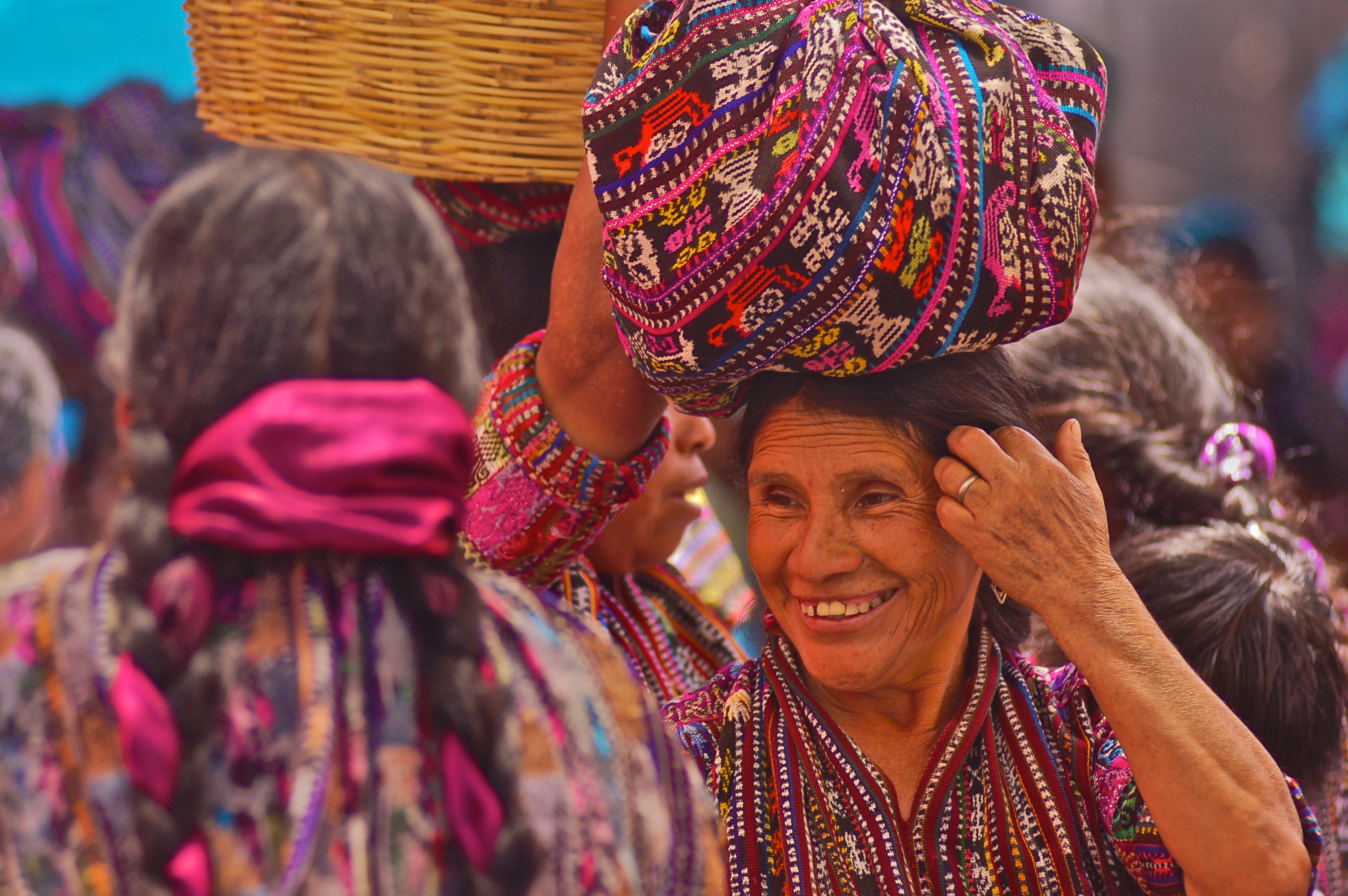 A women carrying goods in the market at Solala.