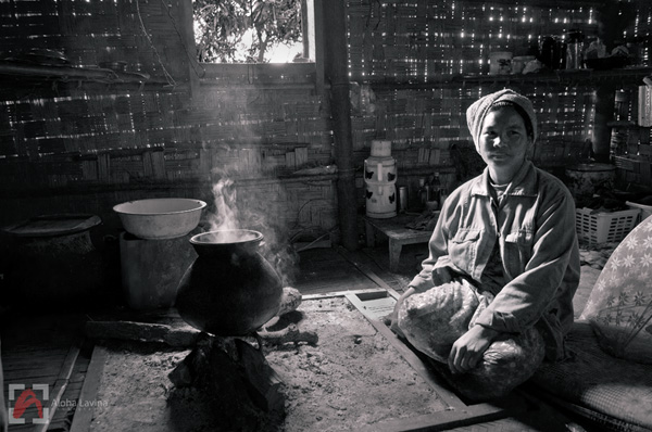 Burmese woman at her hearth, Pindaya Burma copyright Aloha Lavina.