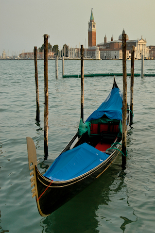 Transportation - Venice, Italy - Copyright 2007 Ralph Velasco