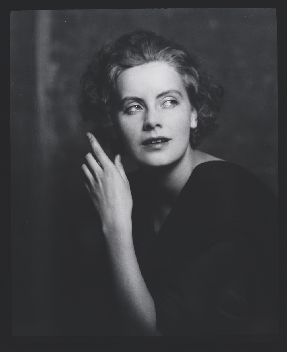 Portrait photograph of Greta Garbo