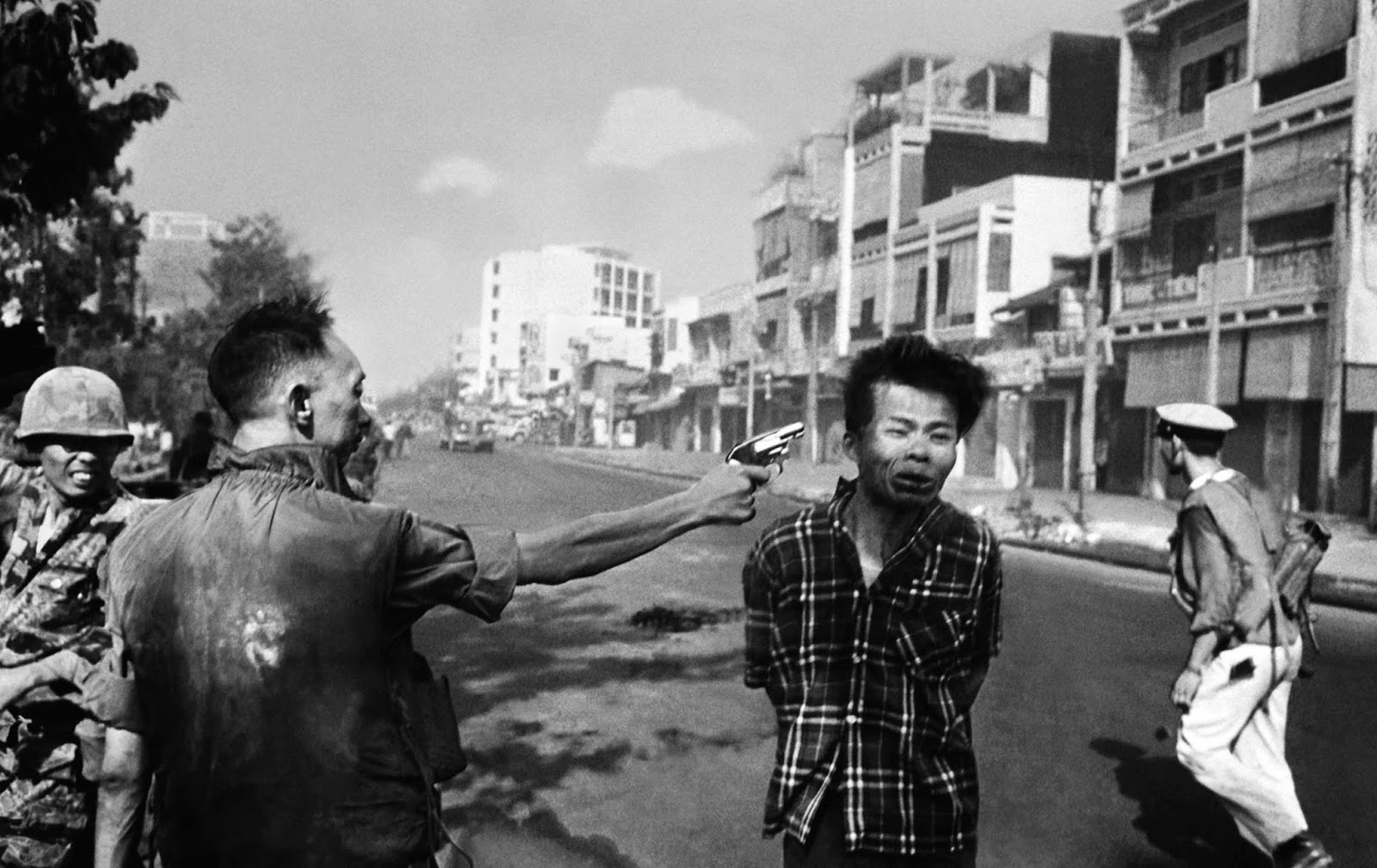 Rough Justice on a Saigon Street - Eddie Adams