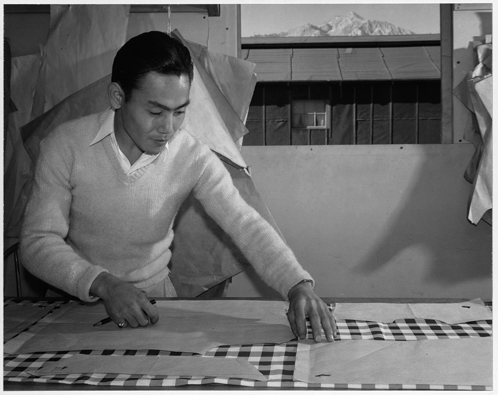 Bert K. Miura, pattern making, Manzanar Relocation Center, California