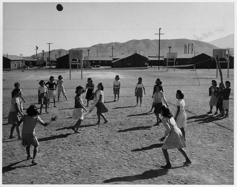 Vollyball, [i.e. volleyball] Manzanar Relocation Center, Calif.