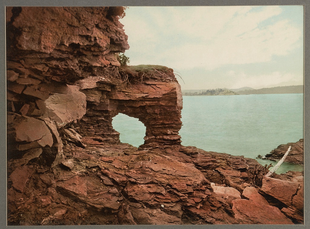 Arch Rock, Presque Isle [Park], Lake Superior