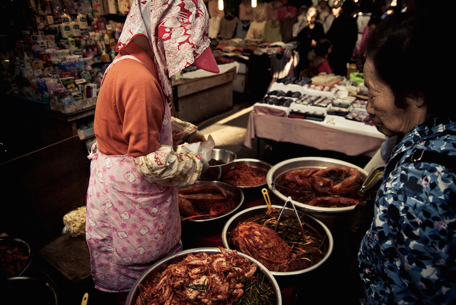 photographing street markets