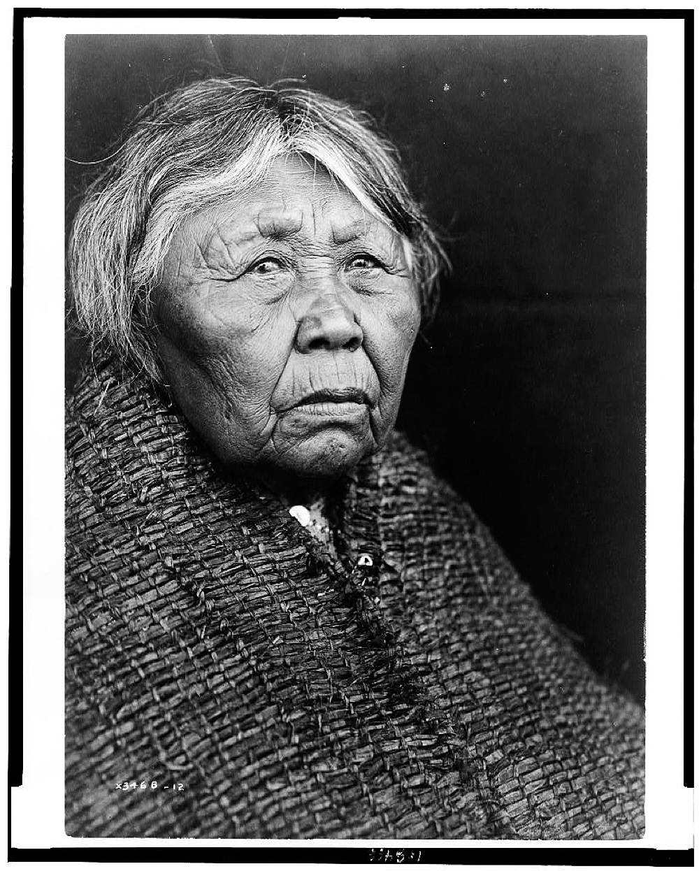 [Hleastunuh--Skokomish, Indian women, head-and-shoulders portrait, facing right]