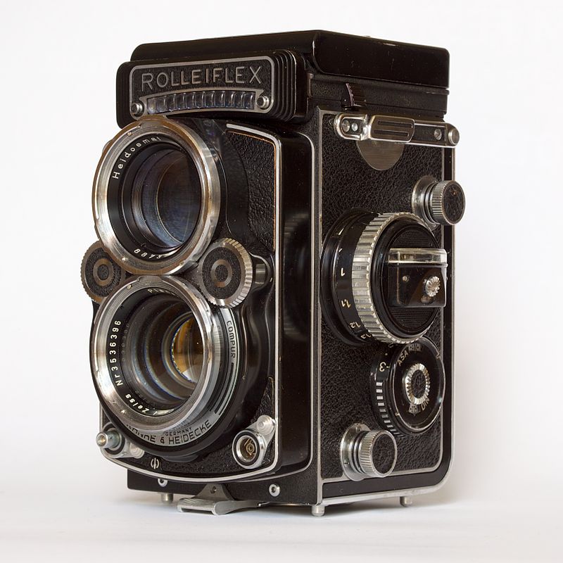 cameras used for famous photographs