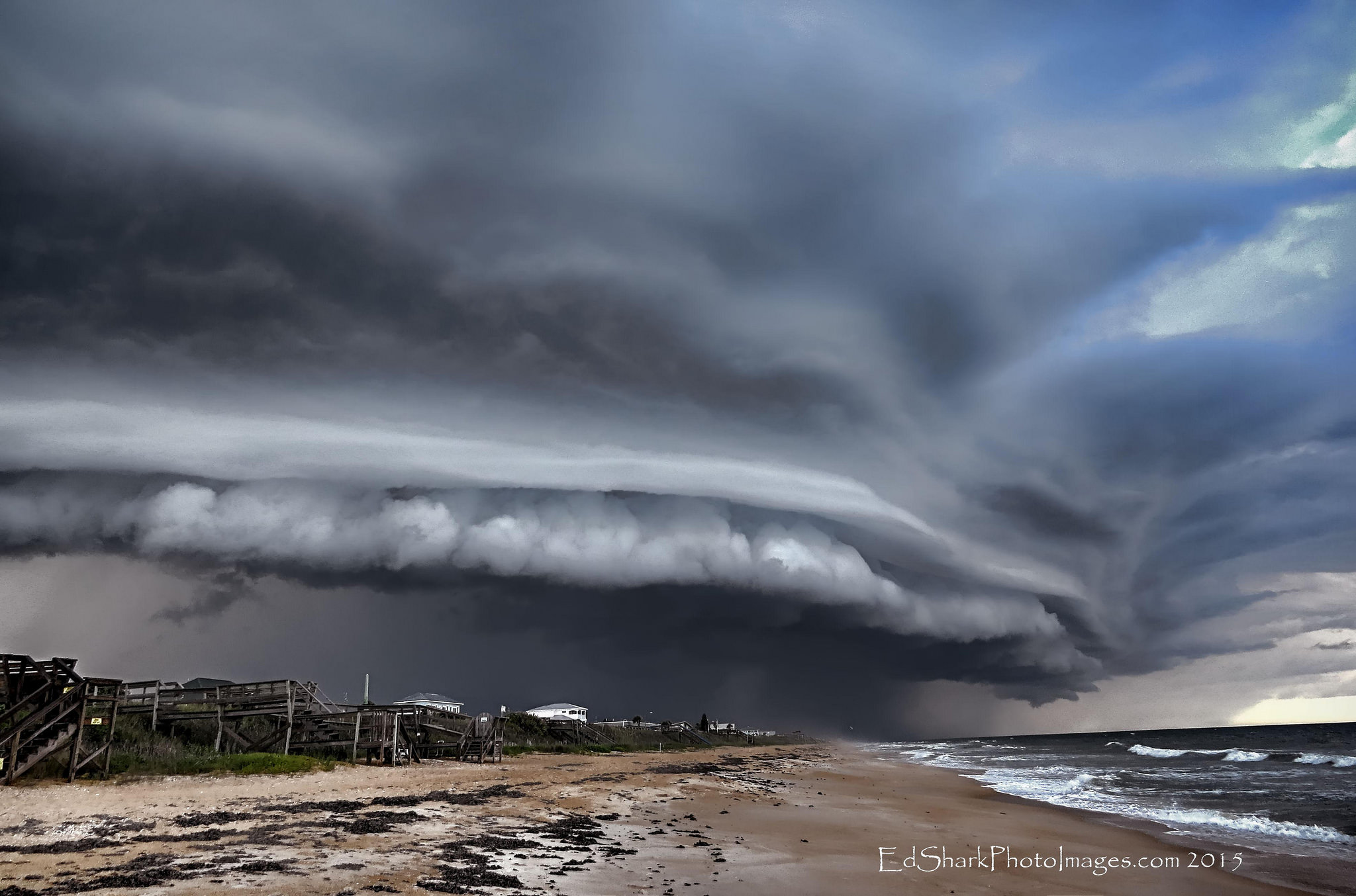 The Mother Ship over Flagler Beach, Florida - The Scud Buster Diaries Flagler County Storm Chasers [OC][3941x2605]