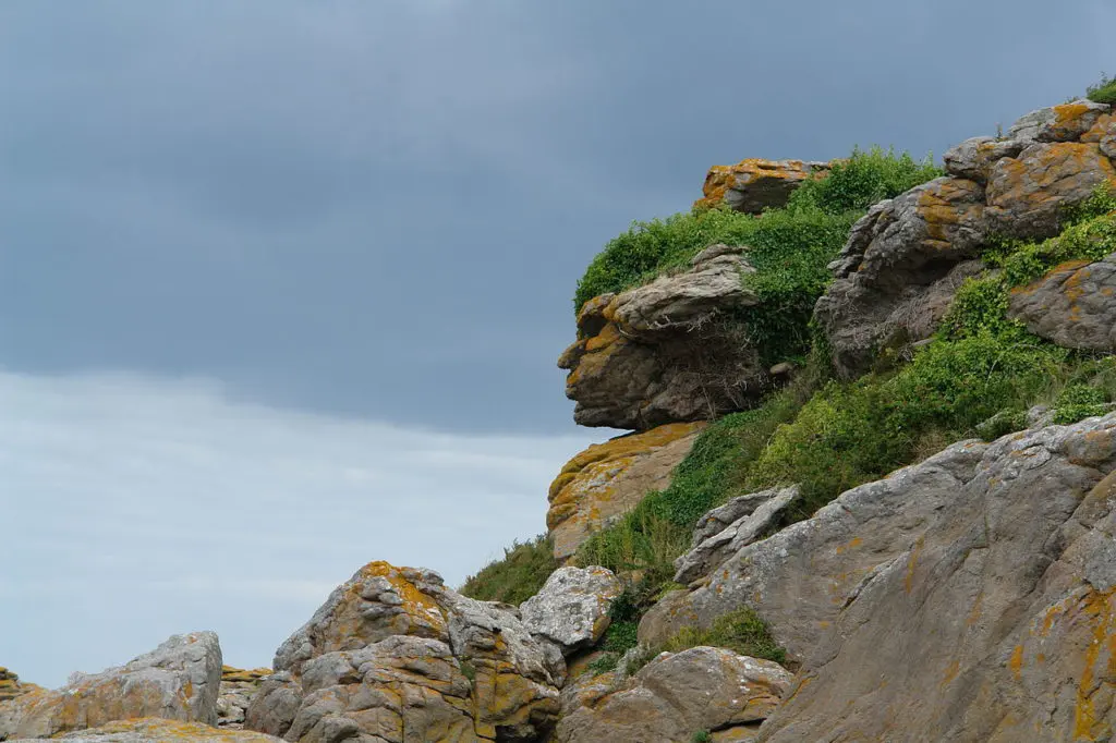 Pareidolia in a rock stone age guy