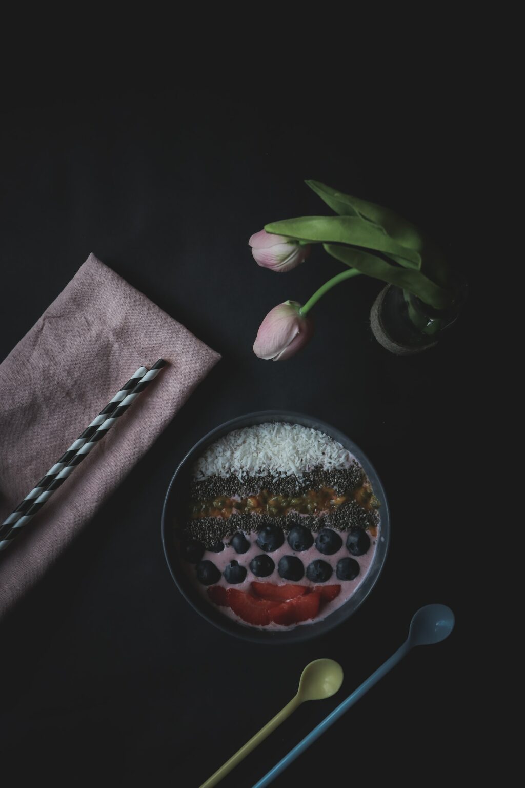 dark flatlay smoothie