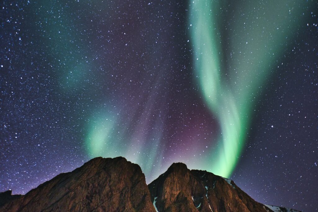 aurora night sky dynamic range