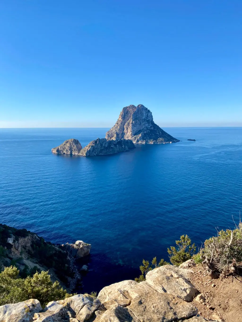 Seascape with clear vlue sky