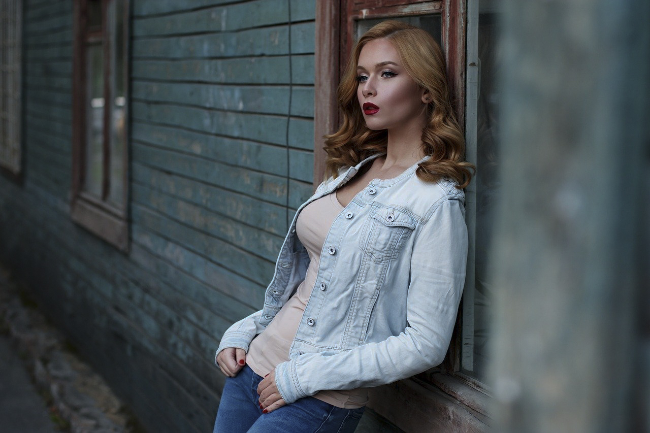 girl-1828536_1280-2