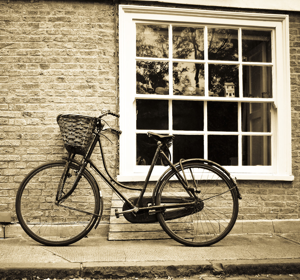 https://www.lightstalking.com/wp-content/uploads/just-another-cambridge-bike.jpg