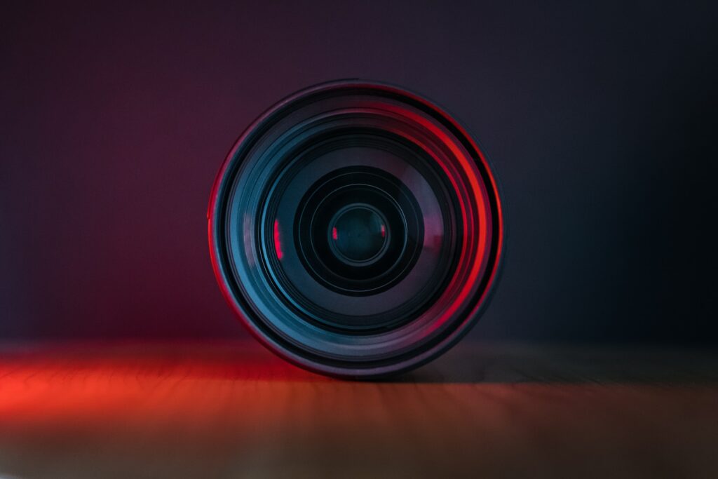 camera lens red background