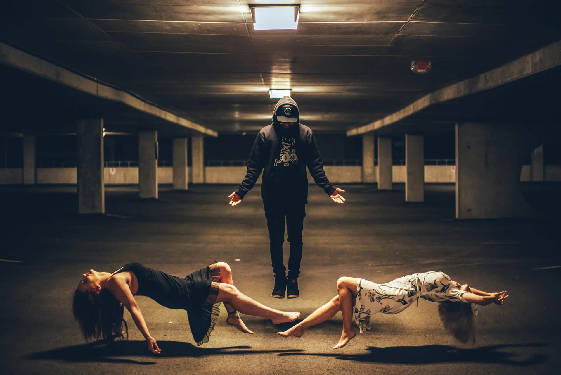 25 Fascinating Levitation Photos Light Stalking