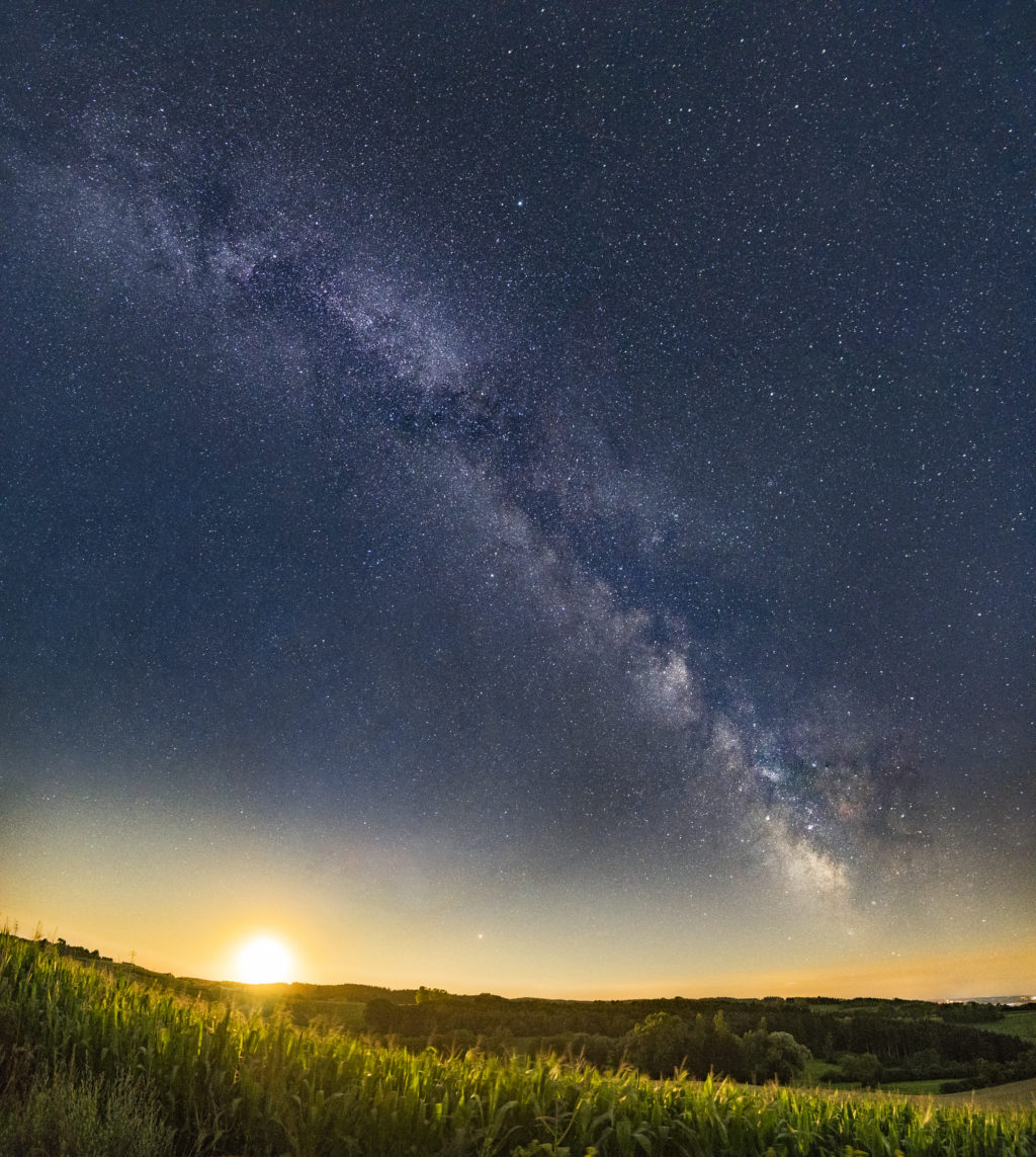 the milky way and setting sun with astrophotography for beginners