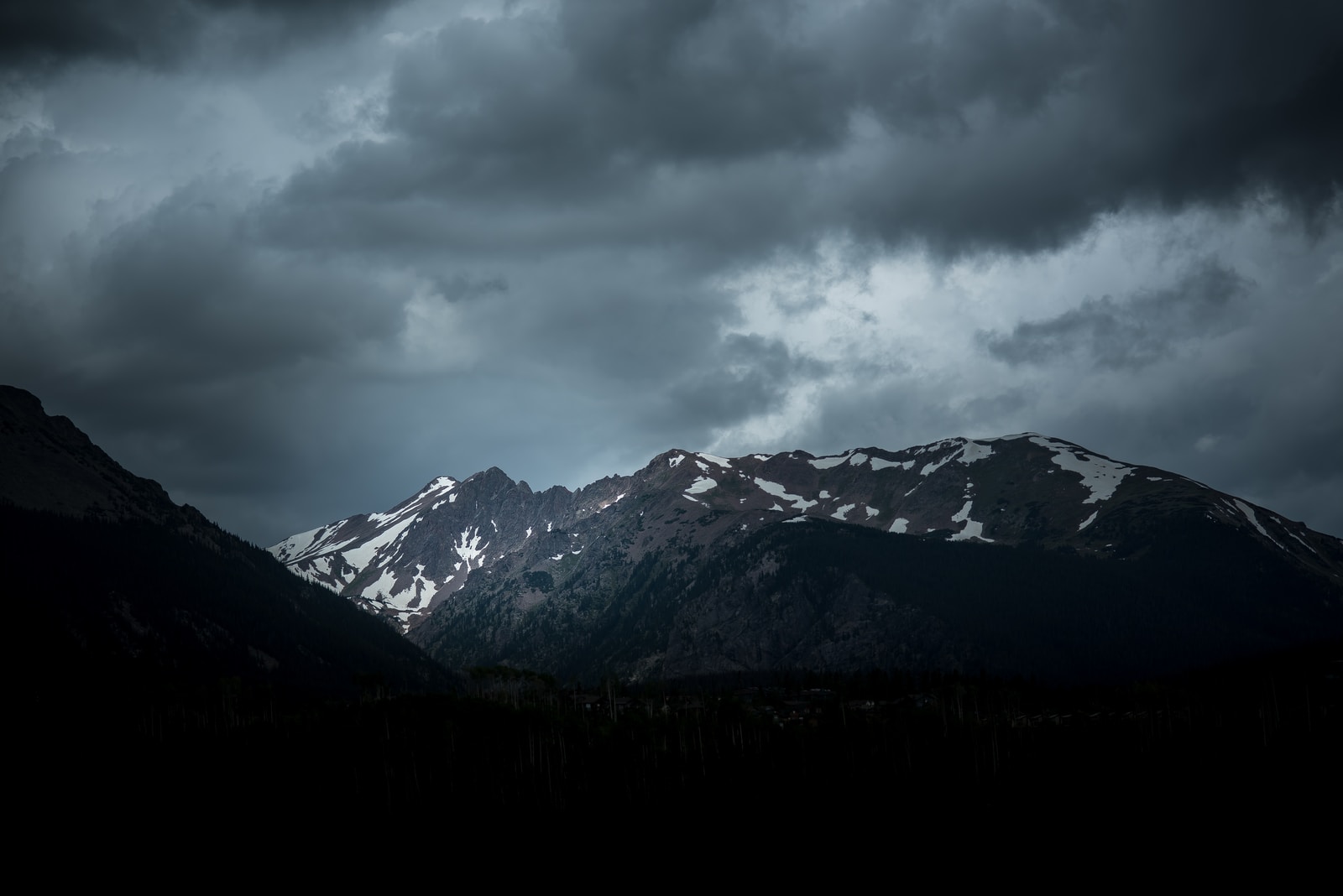 27 Powerful Overcast Landscape Photographs | Light Stalking