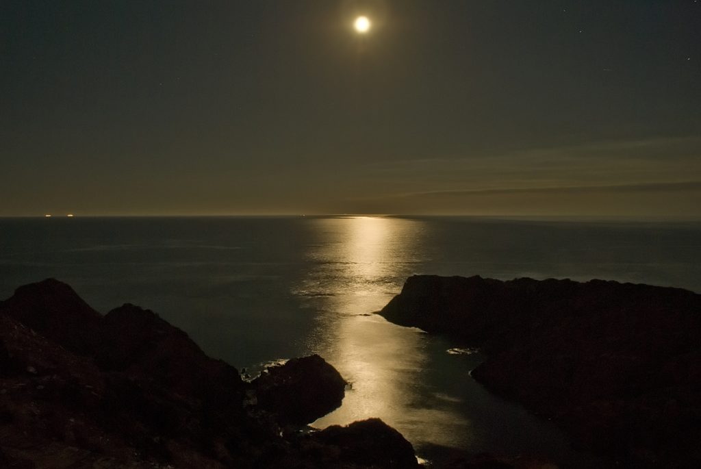 noches de luna llena en el cap de creus