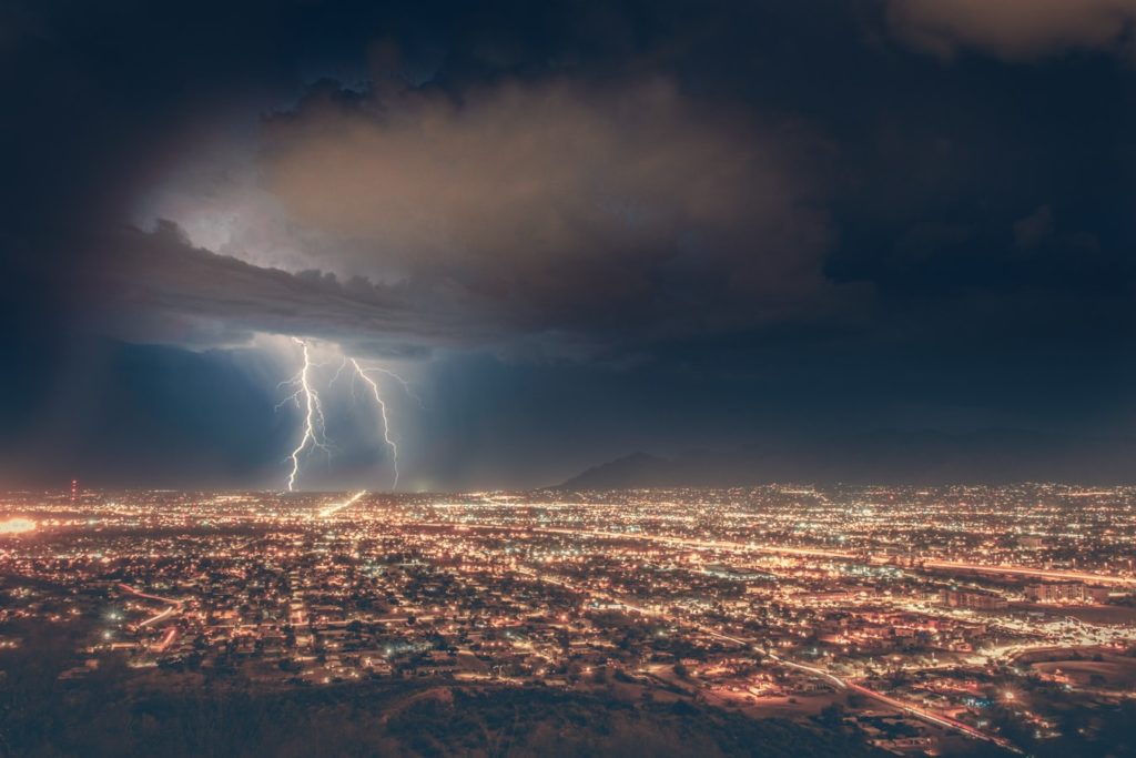 how to shoot lightning in the city