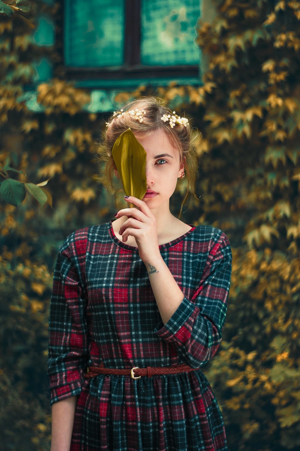 portrait with green bokeh