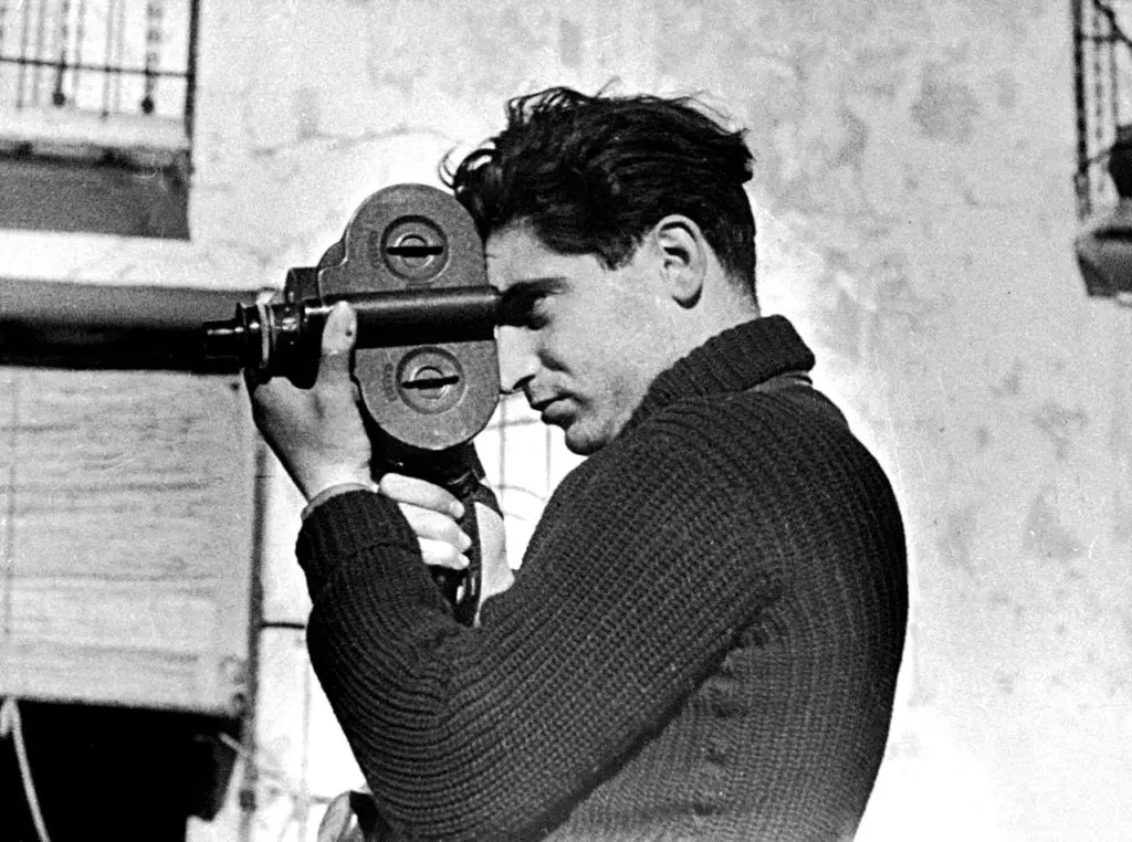 robert capa famous photographer