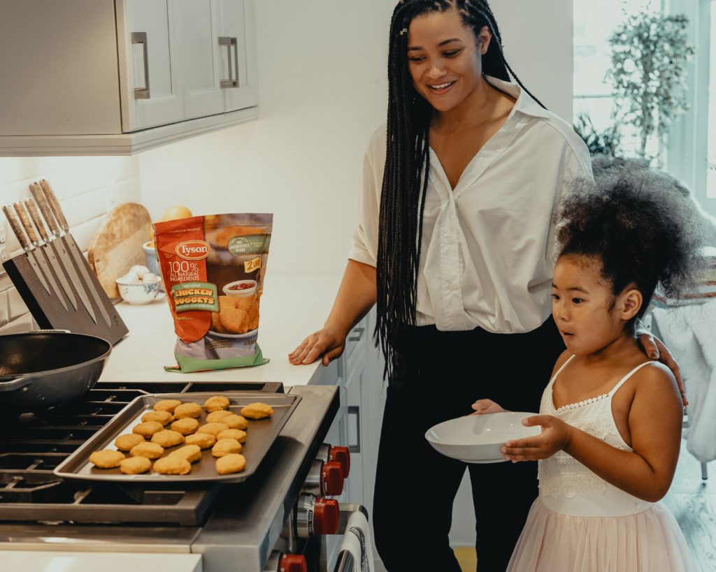 family photoshoot kitchen